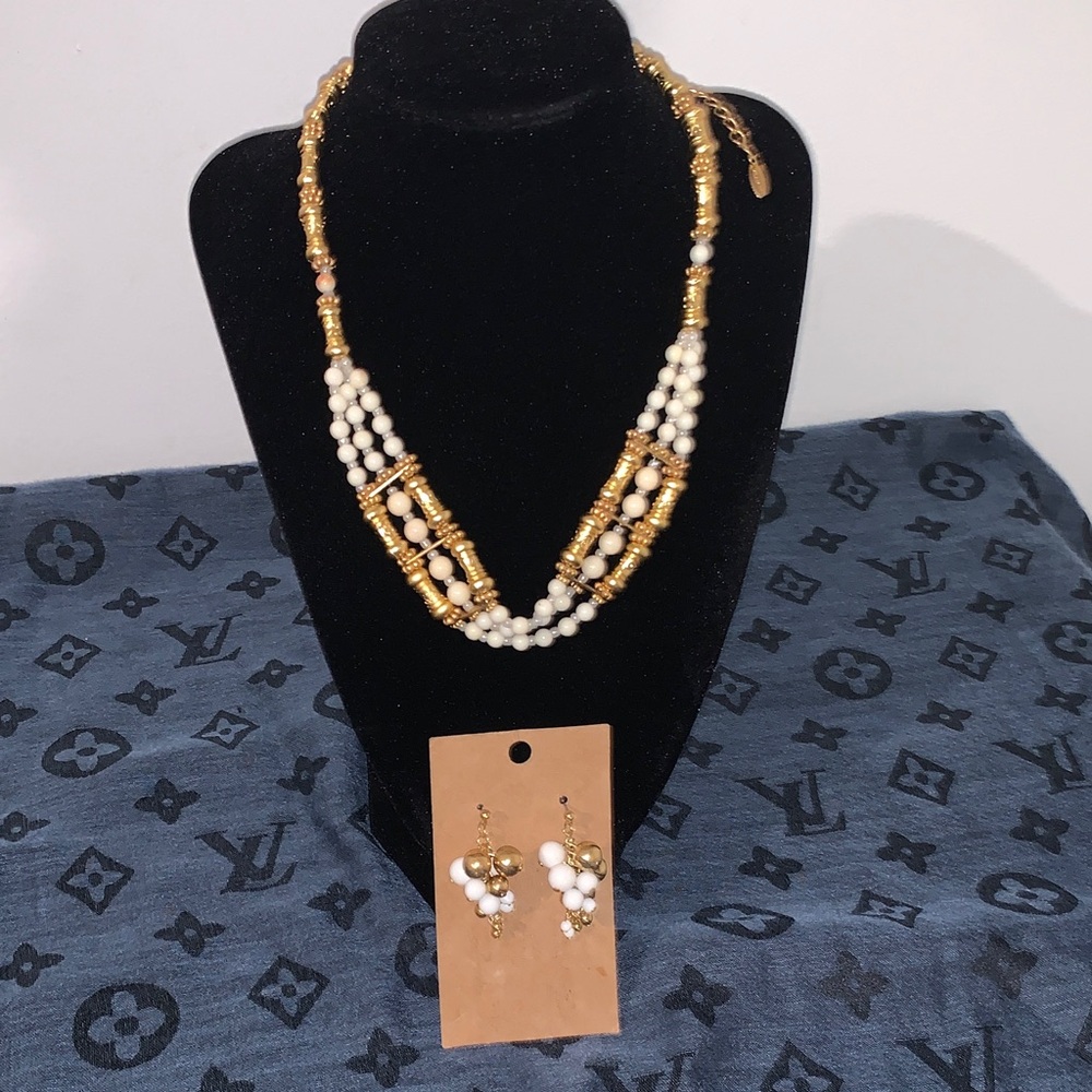 Elegant Gold and White Beaded Necklace and Earring Set